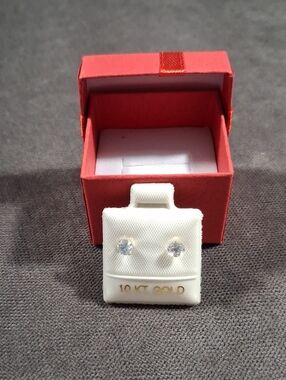 Vintage 10K White Gold Cubic Zurconia 3.5mm Pierced Earrings NEW Made In Canada